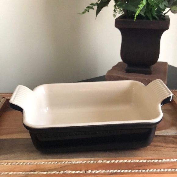 Le Creuset Rectangular Baking Dish- Black Onyx only - Picture 2 of 11